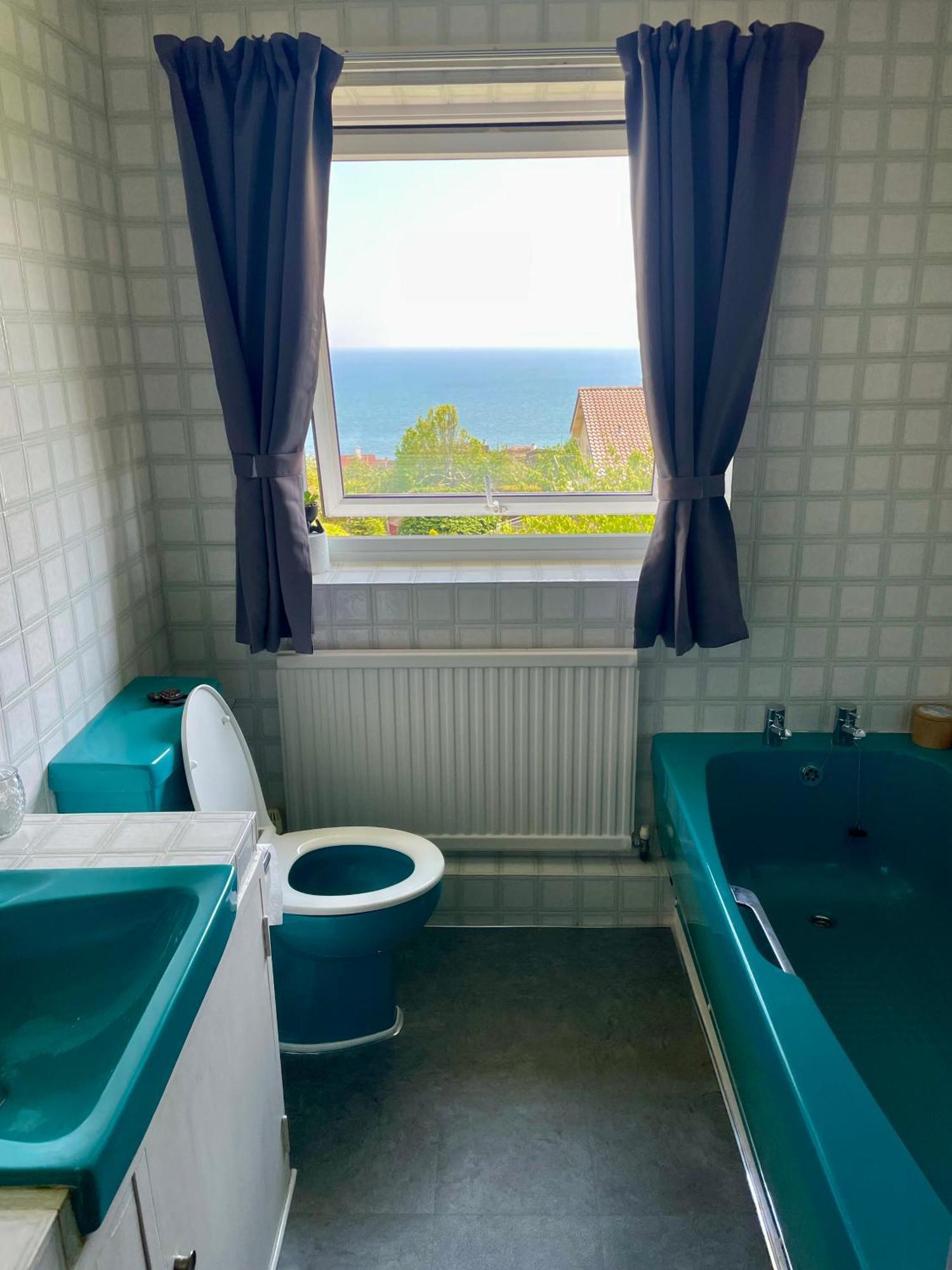 Stunning Charmouth Property With Bay Views! Dış mekan fotoğraf